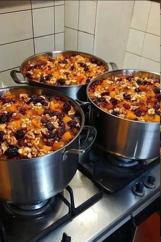 Receta de Capirotada de la Abuela: Tradición, Historia y Sabor en Cada Bocado