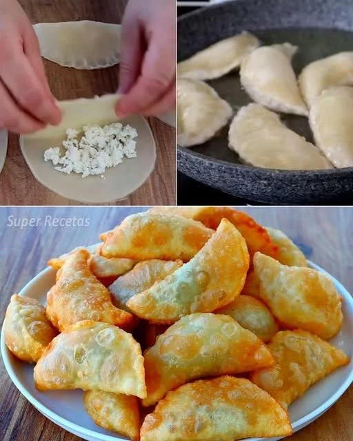 Empanadas de queso fritas doradas y crujientes en un plato.
