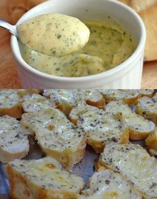 Pasta de Ajo para Tostadas servida en un plato